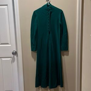 Green Vintage-style dress Button-up top Higher neckline